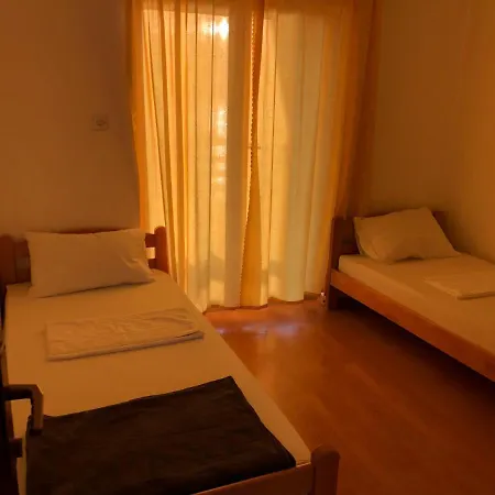 Villa Rnd Vila *